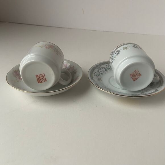 2 Demitasse Cup and Saucer China Floral Pink Gray Bone? Delicate Vintage - Picture 5 of 9